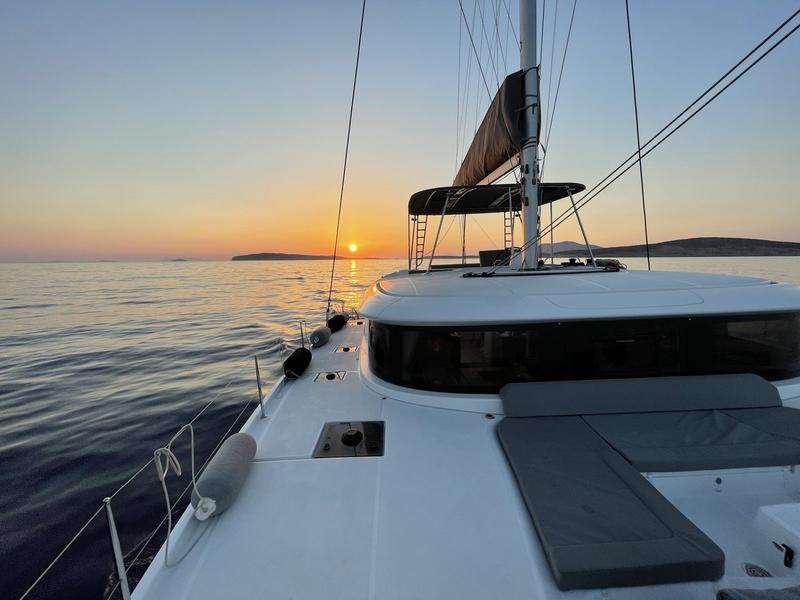 Book yachts online - catamaran - Lagoon 46 - Grand Blue - rent