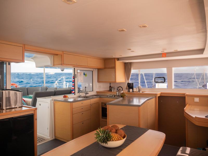Book yachts online - catamaran - Lagoon 450 Fly - Butterfly - rent