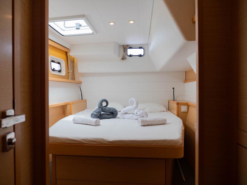 Book yachts online - catamaran - Lagoon 450 Fly - Butterfly - rent