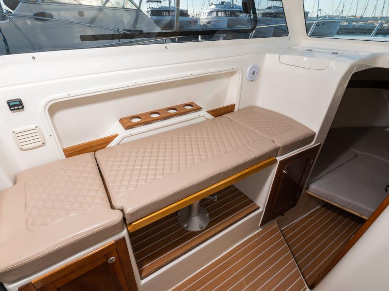 Book yachts online - motorboat - Nautika - Diora - rent