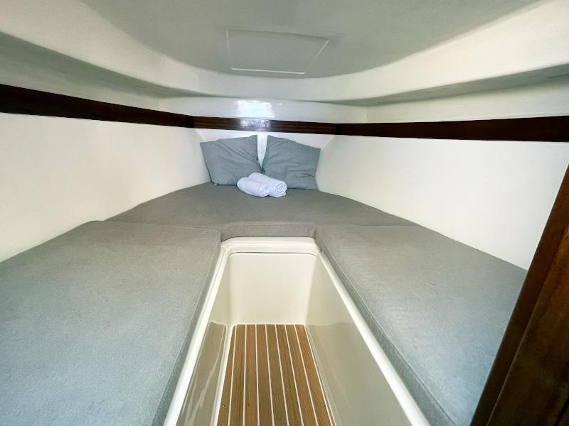 Book yachts online - motorboat - Nautika - Diora - rent