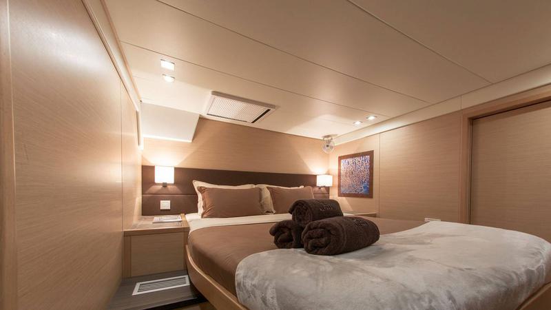 Book yachts online - catamaran - Lagoon 560 S2 - Alyssa - rent