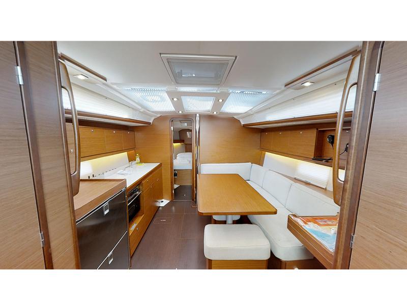 Book yachts online - sailboat - Dufour 390 Grand Large - Sara - rent