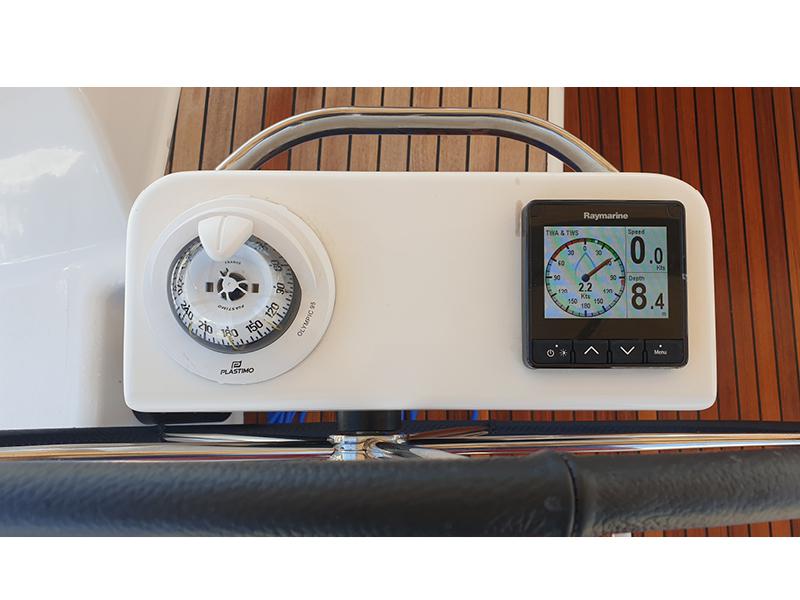 Book yachts online - sailboat - Dufour 390 Grand Large - Klara - rent
