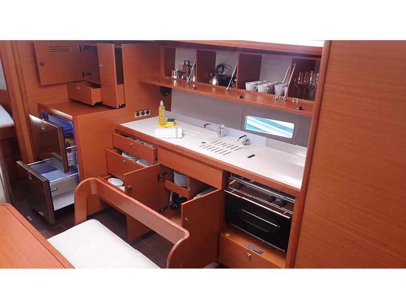 Book yachts online - sailboat - Dufour 430 Grand Large - Largo - rent