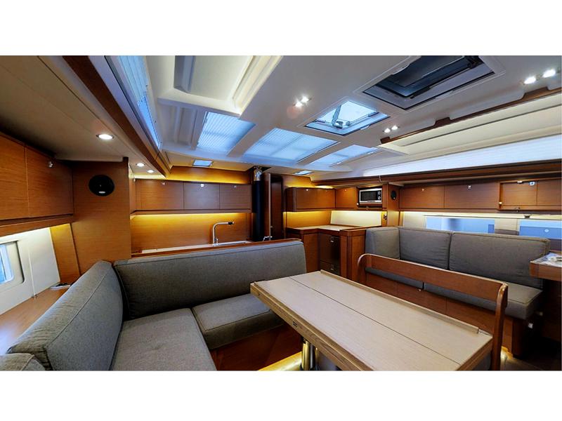 Book yachts online - sailboat - Dufour 520 Grand Large - Maestoso - rent