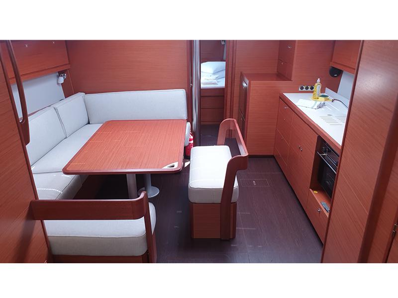 Book yachts online - sailboat - Dufour 430 Grand Large - Amoroso - rent