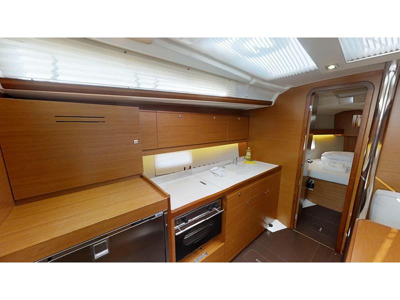Book yachts online - sailboat - Dufour 390 Grand Large - Ruža - rent