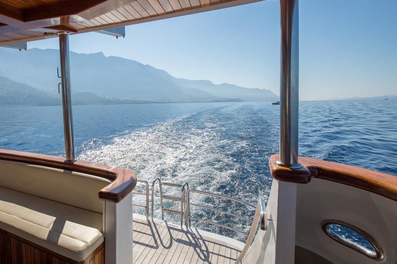 Book yachts online - motorboat - Luxury Motor Yacht - Diamond - rent