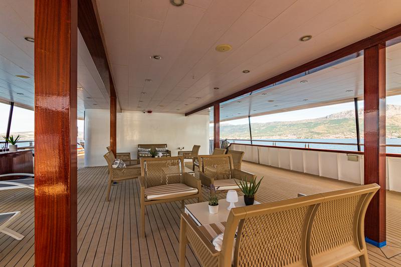 Book yachts online - motorboat - Luxury Motor Yacht - New Star - rent