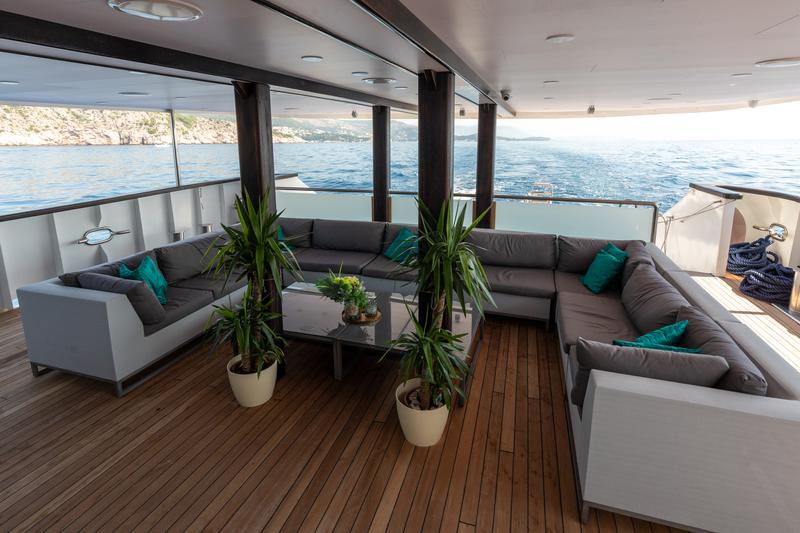 Book yachts online - motorboat - Luxury Motor Yacht - Antaris - rent