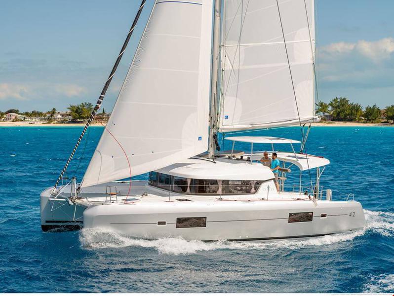 Book yachts online - catamaran - Lagoon 42 - HeyBlue - rent