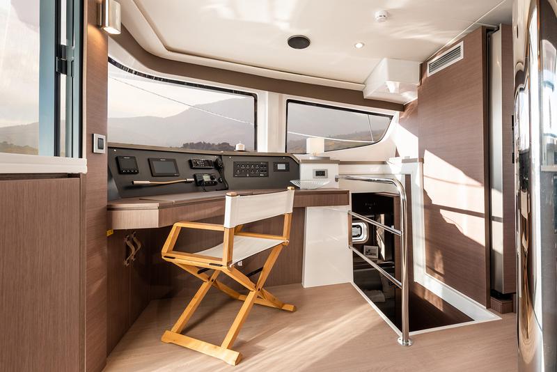 Book yachts online - catamaran - Bali 4.6 - Scorpio - rent