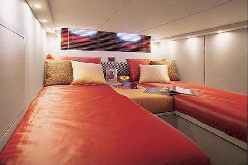 Book yachts online - motorboat - Atlantis 39 - Cornucopia IV - rent