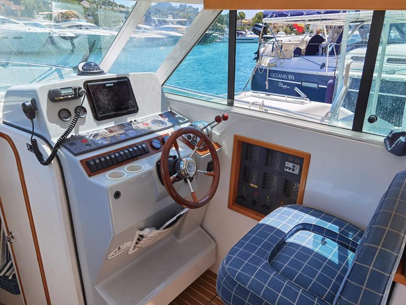 Book yachts online - motorboat - Faeton Moraga 910 - Arianne - rent