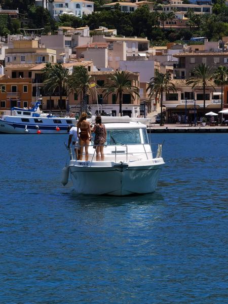 Book yachts online - motorboat - Faeton Moraga 910 - Arianne - rent