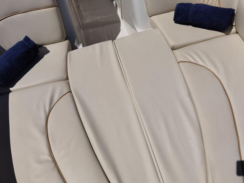 Book yachts online - motorboat - Sea Ray 240 - Haja One - rent