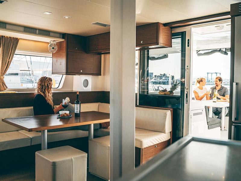 Book yachts online - catamaran - Lagoon 52F - AKANA - rent