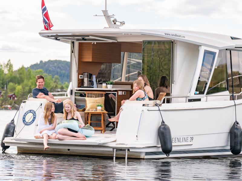 Book yachts online - motorboat - Greenline 39 - Helgeroa - rent
