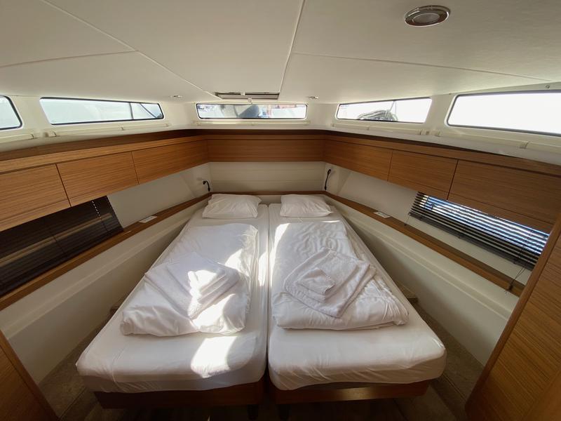 Book yachts online - motorboat - Greenline 39 - Skien - rent