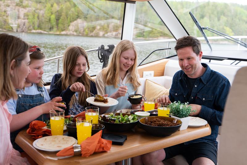 Book yachts online - motorboat - Greenline 33 - Kragerø - rent