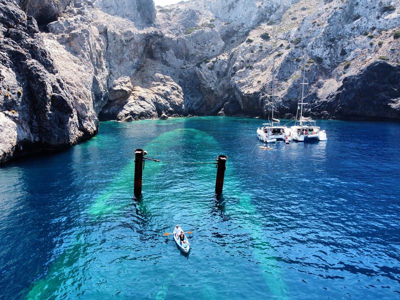 Book yachts online - catamaran - Lagoon 42 - Aktaia - rent