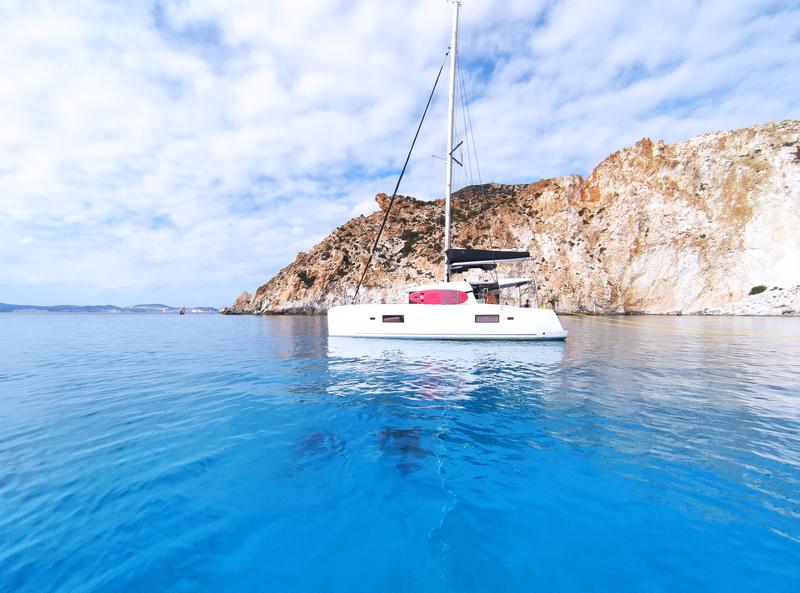 Book yachts online - catamaran - Lagoon 42 - Aktaia - rent