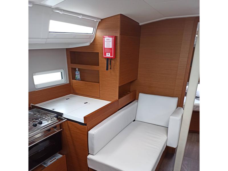 Book yachts online - sailboat - Sun Odyssey 410 - Evnia - rent