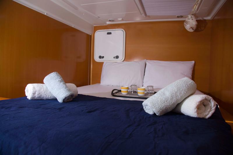 Book yachts online - catamaran - Lagoon 420 - Dynamis - rent