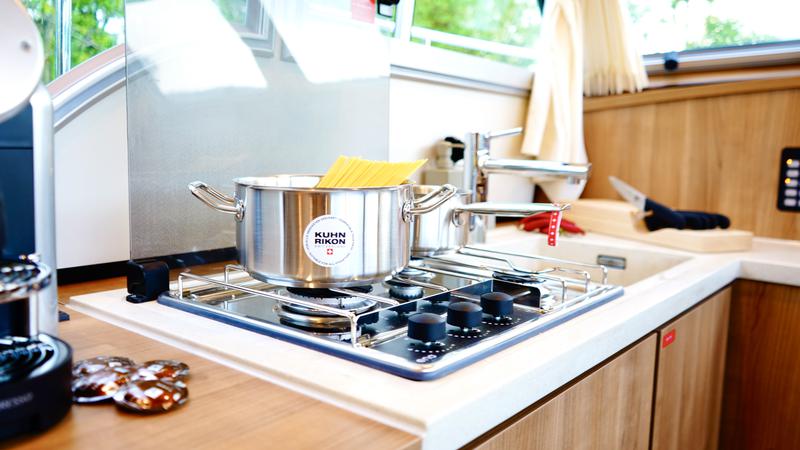 Book yachts online - motorboat - Linssen Classic Sturdy 35 AC - L'Areuse - rent