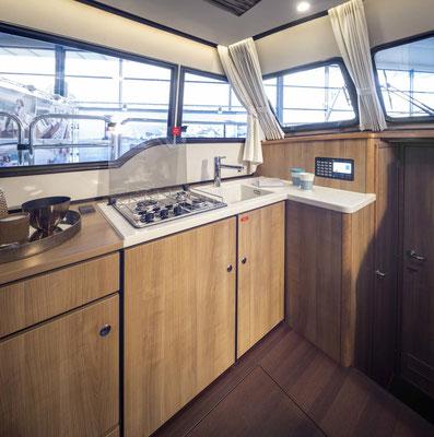 Book yachts online - motorboat - Linssen 35 SL Sedan - La Gourmandise - rent