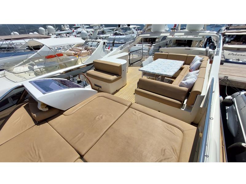 Book yachts online - motorboat - Evo Marine Deauville 760 - My Way  - rent