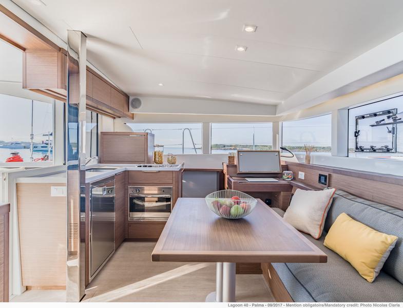 Book yachts online - catamaran - Lagoon 40 - Turtle - rent