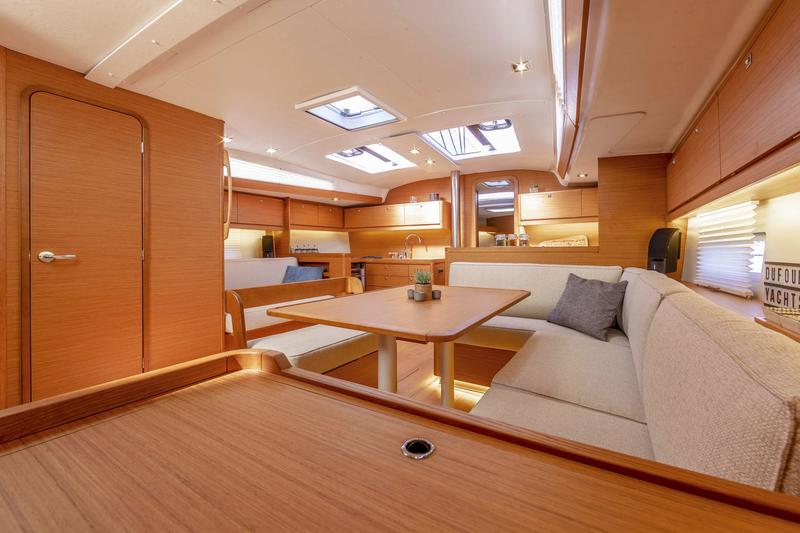 Book yachts online - sailboat - Dufour 430 Grand Large - IDA - rent