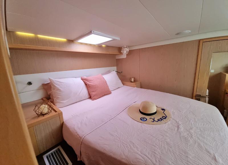 Book yachts online - catamaran - Lagoon 52 - Xena - rent