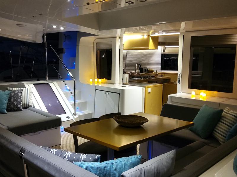 Book yachts online - catamaran - Lagoon 52 - Xena - rent