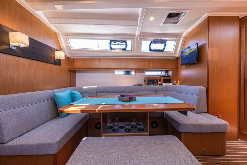 Book yachts online - sailboat - Bavaria Cruiser 46 - First Step - rent