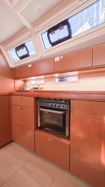 Book yachts online - sailboat - Bavaria Cruiser 46 - Dorabella - rent