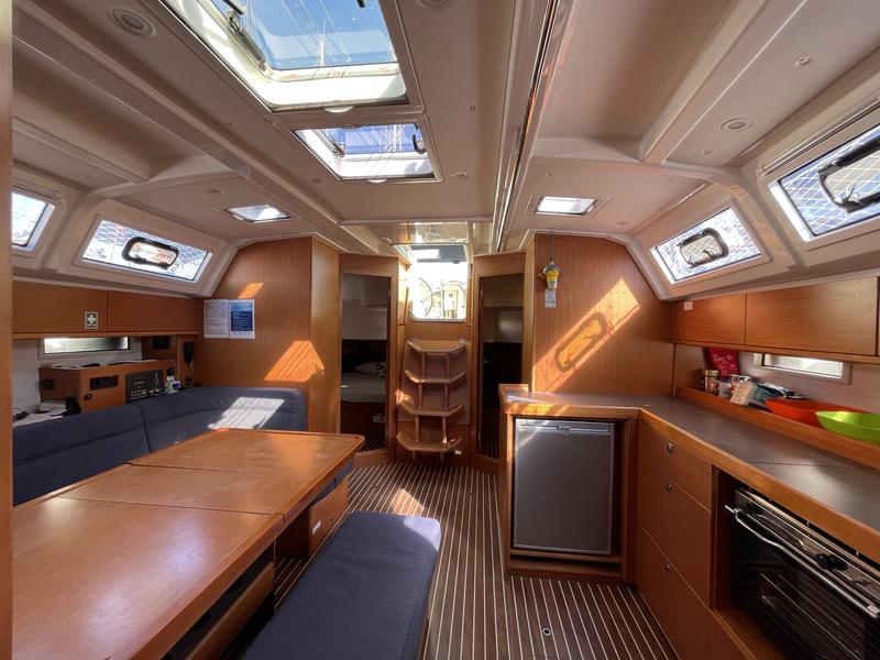 Book yachts online - sailboat - Bavaria 46 Cruiser - Amaris - rent