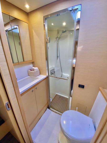 Book yachts online - catamaran - Lagoon 52 - CAÏC - rent