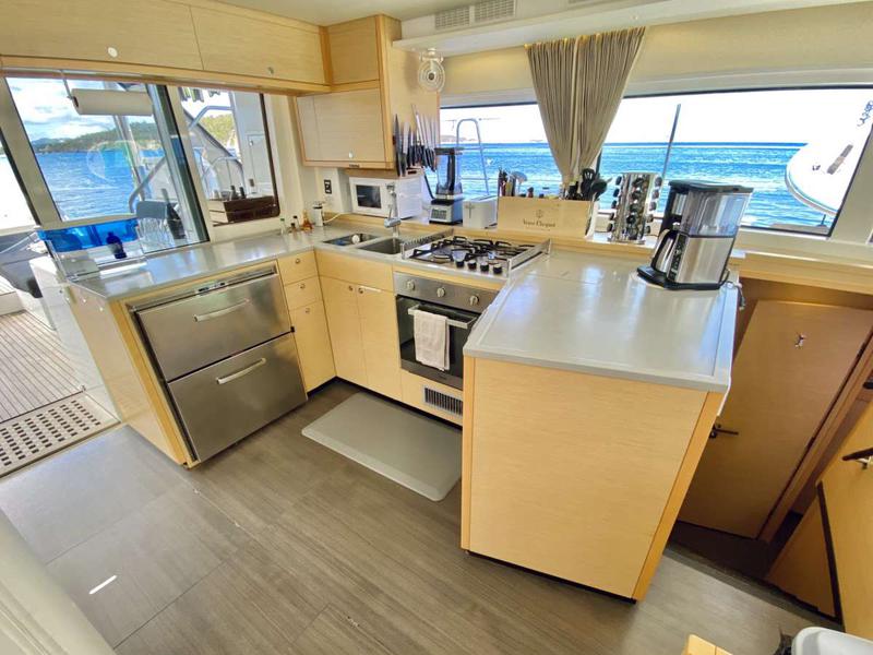 Book yachts online - catamaran - Lagoon 52 - CAÏC - rent
