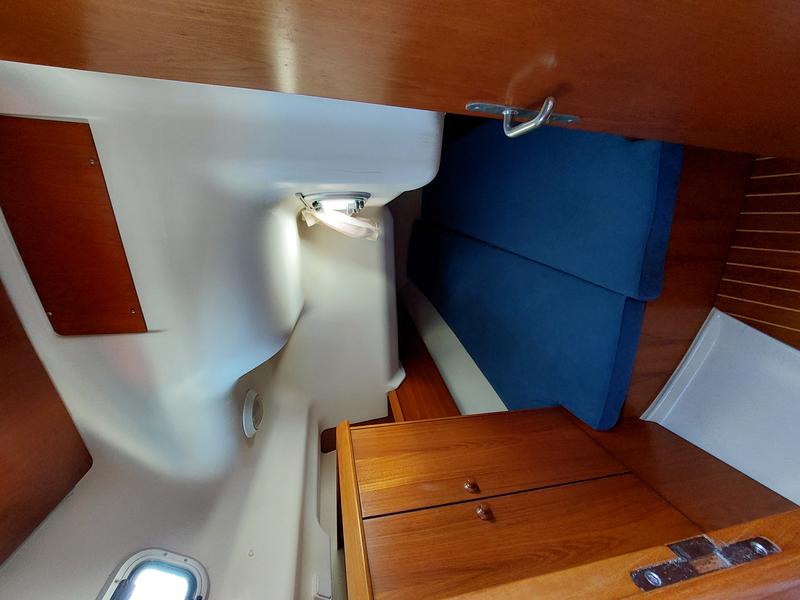 Book yachts online - sailboat - Sun Odyssey 37 - Victoria - rent
