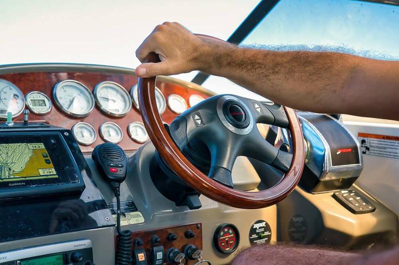 Book yachts online - motorboat - Regal - Sea Cruises - rent
