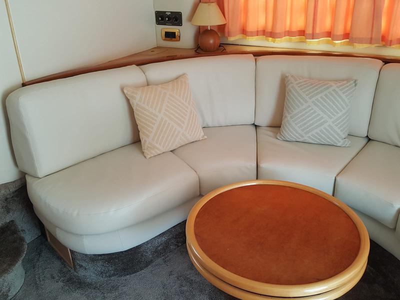 Book yachts online - motorboat - Fairline 65 Squadron - Sunshine MBL - rent