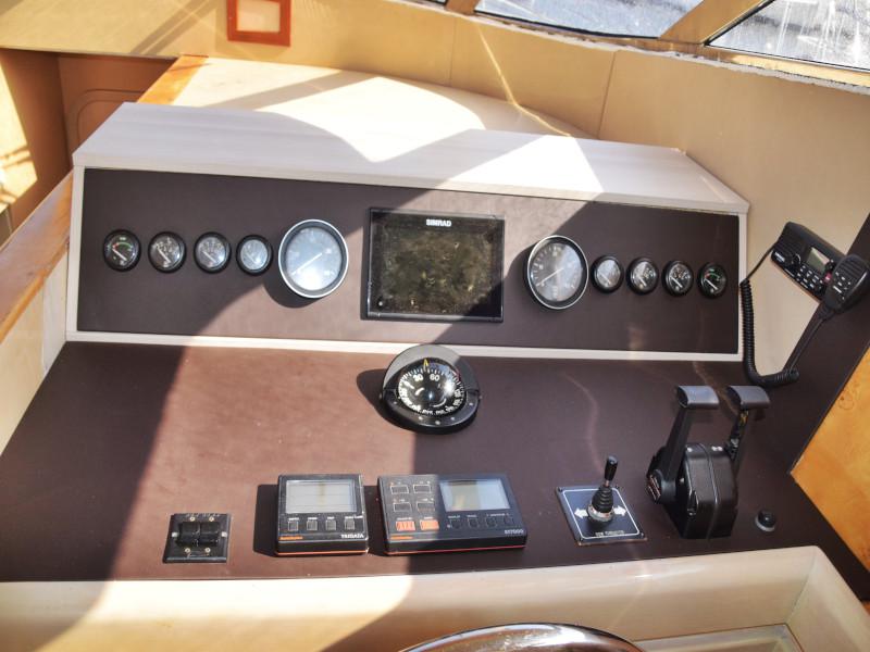 Book yachts online - motorboat - Johnson 56 - New Style  - rent