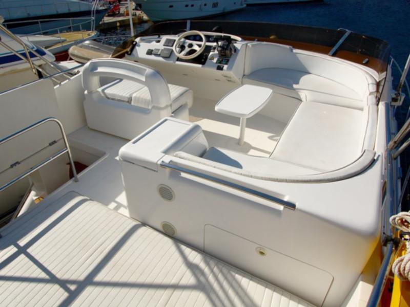 Book yachts online - motorboat - Princess 480 - Carpe Diem  - rent