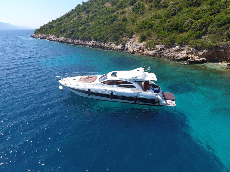 Book yachts online - motorboat - Alena 54 - Solo 1 - rent