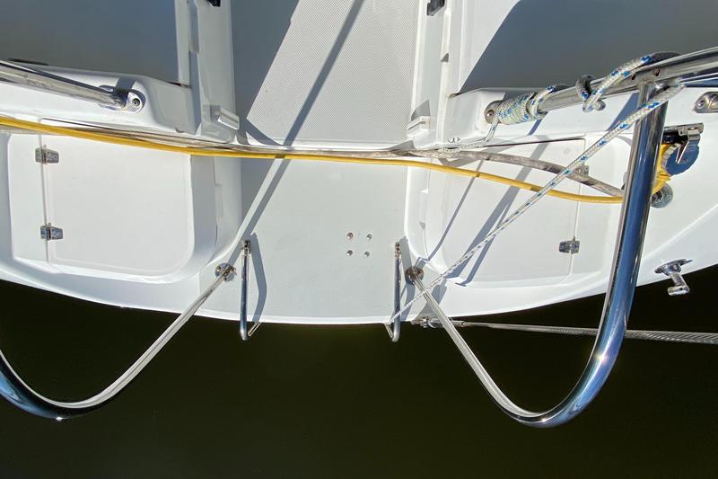 Book yachts online - sailboat - Catalina 42 - Totus Tuus - rent