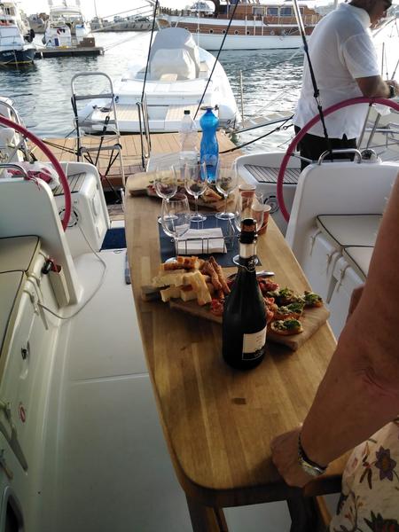 Book yachts online - sailboat - Cyclades 50 - Delfina - rent