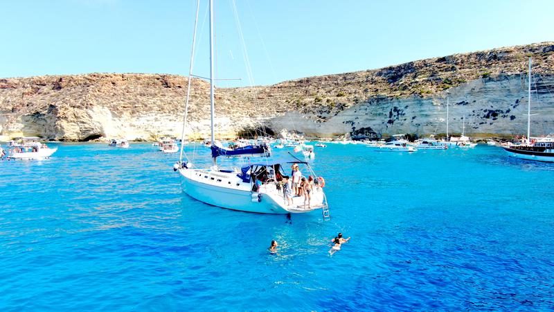 Book yachts online - sailboat - Cyclades 50 - Delfina - rent